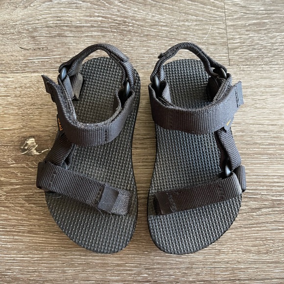 Teva Kids Black Adventure Sandals - Picture 1 of 3